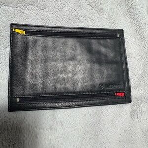Lufthansa Black leather Wallet with Zipper and Sturdy Border